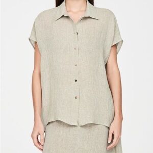 Uchuu Montreal 100% linen drapey button up blouse